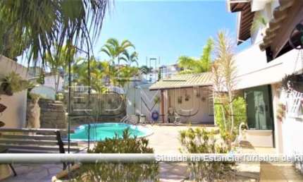 Casa em condomínio fechado com 6 quartos à venda no Centro, Ribeirão Pires  por R$ 2.700.000
