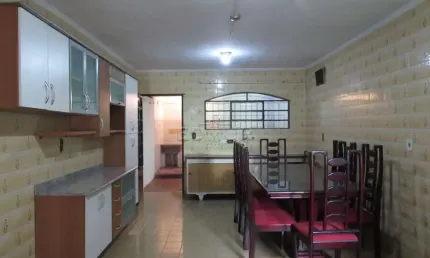Casa com 4 quartos à venda no Parque Jaçatuba, Santo André  por R$ 750.000