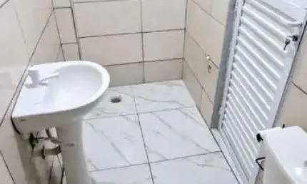 Kitnet com 1 quarto, 1 vaga privativa e bem localizado na vila real em bc