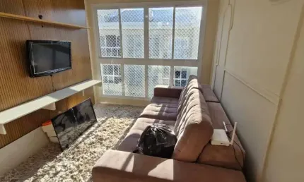 Apartamento em balneário camboriú com 2 quartos, área de lazer completa e 1 vaga