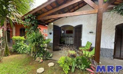 Casa tipo Chalé em Ubatuba em condomínio fechado, próximo da praia da maranduba