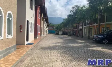 Casa em Ubatuba, 300 metros da Praia do do Sape, 2 dormitórios, Oportunidade!!!