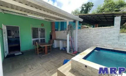 Casa à venda em Ubatuba no Sertão da Quina, aproximadamente 3 km da praia de Maranduba.