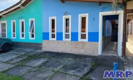 Casa em condomínio na Praia do Sapê, Ubatuba. Localizada à 200 metros da praia.