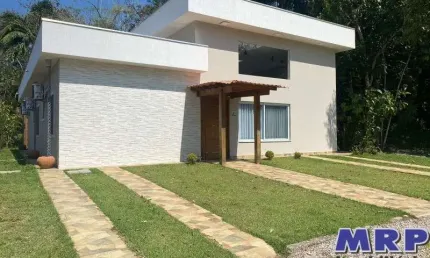 Casa alto padrão à venda em Ubatuba, em condomínio fechado na Praia da Lagoinha.