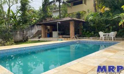 Casa a venda em Ubatuba, no bairro Tabatinga a 300 metros da praia, com 3 dormitórios e piscina !