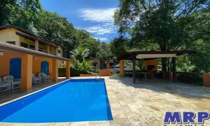 Praia da lagoinha em ubatuba. casa á venda, 6 dormitórios. com piscina.