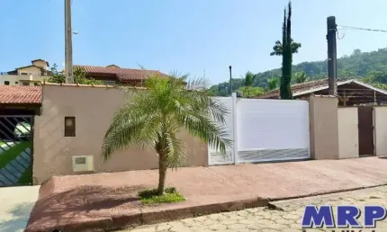 Casa em Ubatuba a 350 metros da praia das Toninhas!