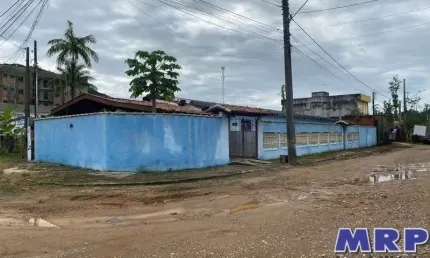 Casa a venda em Ubatuba a 750 metros da praia do sapê, com 4 dormitórios, oportunidade !