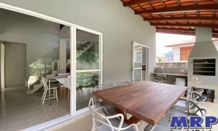 Casa à venda na praia da lagoinha em ubatuba, com piscina. 4 dormitórios. condomínio fechado