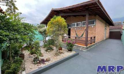 Casa em Ubatuba, localizada a 200 metros da Praia do Sapê, com escritura !