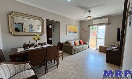 Praia da Maranduba, apartamento á venda. Condomínio com elevador e piscina.