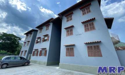 Apartamento a venda em Ubatuba com 2 dormitórios, a 600 metros da Praia do Sapê. Com escritura.