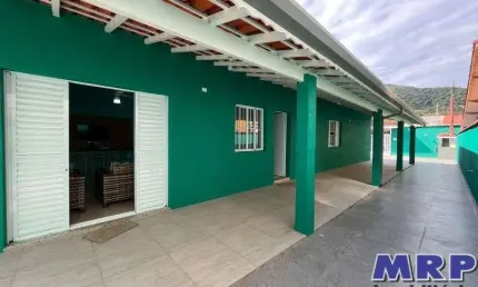 Casa à venda em Ubatuba. Praia da Maranduba. 2 dormitórios.