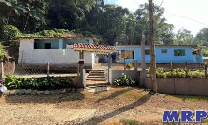 Casa a venda em Ubatuba, próximo a Praia da Maranduba, em bairro residencial !