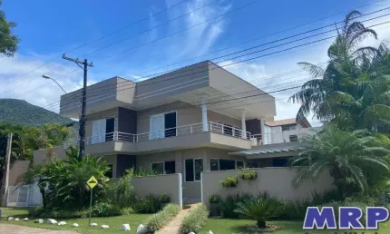 Casa alto padrão à venda em condomínio fechado, a 100 metros da praia da Lagoinha,  Ubatuba-SP!