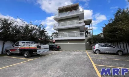Apartamento em ubatuba. praia do sapê. 2 quartos. a 350 metros da praia.