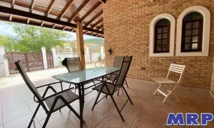 Casa a venda em Ubatuba. + edícula. 5 dormitórios. Praia da Maranduba.