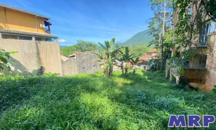 Terreno em condomínio fechado na Praia da Lagoinha em Ubatuba. Com escritura.