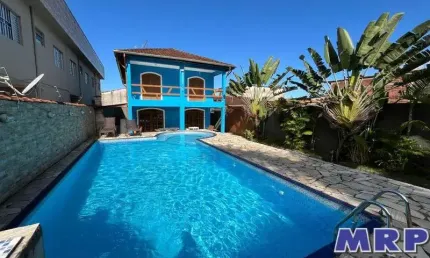 Casa com piscina à venda em Ubatuba. Praia do Sapê. 3 dormitórios.