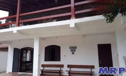 Casa na praia da lagoinha, condomínio fechado, 3 imóveis, oportunidade de negócios