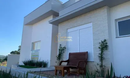 Casa á venda localizada no loteamento Sol Poente, em Dois Irmãos - RS