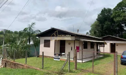Terreno com duas casas para venda no Bairro Portal da Serra - Dois Irmãos