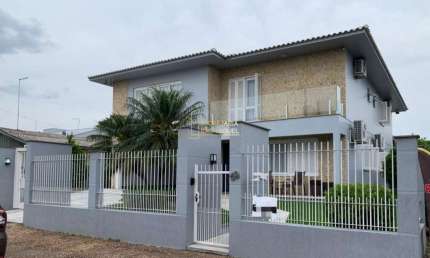 Residência com 335m² de área construida para venda em Dois Irmãos - RS