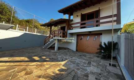Casa em dois terrenos à venda no bairro Navegantes em Dois Irmãos/RS