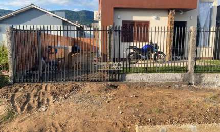Casa com dois dormitórios À Venda em Nova Hartz por R$ 295.000,00