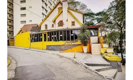 Casa com 5 quartos à venda na Rua Santa Branca, 30, Bela Vista, São Paulo por R$ 2.990.000