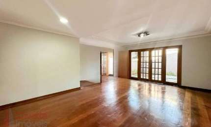 Imperdível Casa à Venda na Vila Paiva - 3 Quartos, 3 Suítes, 2 Salas, 5 Banheiros, 5 Vagas de Garagem e 200m² de Área - São Paulo-SP!