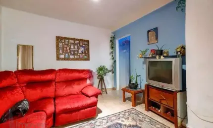 Imperdível: Casa à venda em SP na Vila Constança com 4 quartos, 1 suíte, 2 salas, 3 banheiros, 2 vagas e 149m² de área.