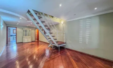 Casa com 3 quartos à venda na Avenida Moaci, Planalto Paulista, São Paulo por R$ 1.190.000