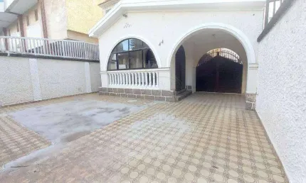 Casa com 5 quartos para alugar no Boqueirão, Santos 