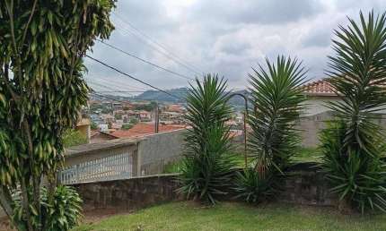 Casa  à venda -  Bairro do Refúgio da Serra - Serra Negra/SP