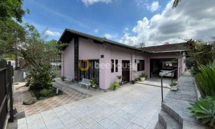 Casa térrea espetacular – Localização privilegiada na divisa entre Anita e Atiradores