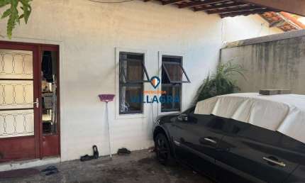 Casa Térrea para Venda em São José dos Campos, Vila Tesouro, 3 dormitórios, 1 banheiro, 2 vagas