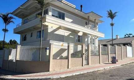 Casa com 5 dormitórios à venda, 297 m² por R$ 2.970.000,00 - Centro - São José/SC