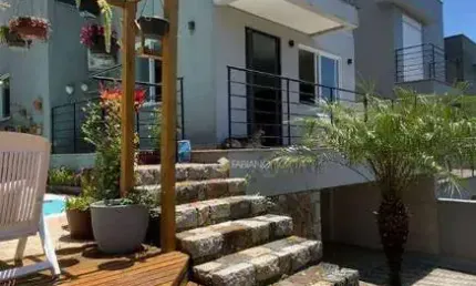 Casa com 3 dormitórios à venda, 178 m² por R$ 2.550.000,00 - Córrego Grande - Florianópolis/SC