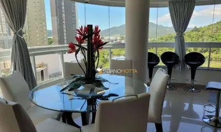 Apartamento alto padrão com 3 suítes à venda em Balneário Camboriú, 127 m² por R$ 2.750.000 ,00
