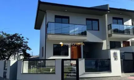 Sobrado com 3 dormitórios à venda, 107 m² por R$ 649.000,00 - Potecas - São José/SC