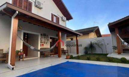 Sobrado com 4 dormitórios à venda, 220 m² por R$ 1.872.000,00 - Urbanova - São José dos Campos/SP