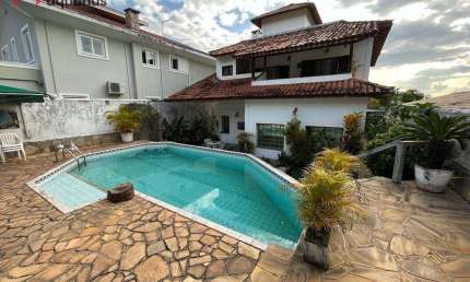 Casa com 5 dormitórios à venda, 440 m² por R$ 3.000.000,00 - Jardim das Colinas - São José dos Campos/SP