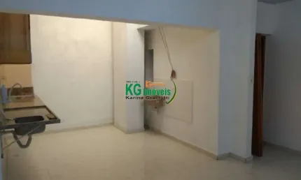 Sobrado excelente opção também para fins comerciais, ótima localização de fácil acesso aos comércios