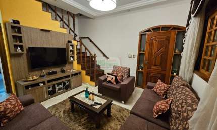 LINDA CASA  PARA VENDA | 3 DORMITÓRIOS SENDO 1 SUÍTE  | 172M²  | 3 VAGAS DE GARAGEM  | VILA PIRES - SANTO ANDRÉ / SP R$ 795.000,00