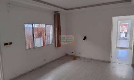 LINDA CASA A VENDA  POR R$675.000,00|  3 DORMITÓRIOS SENDO 2 SUÍTES  |  6 VAGAS DE GARAGEM  |   JARDIM DO ESTADIO - SANTO ANDRÉ / SP