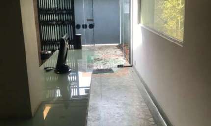 SOBRADO DE RUA | VOCAÇÃO COMERCIAL C/ AUTOMAÇÃO | 7 SALAS C/ 1 SUÍTE | RECEPÇÃO | AR CONDICIONADO | COZINHA | 3 WCS | DEPÓSITO | JARDIM | 3 VAGAS - 240 MTS - LOCAÇÃO - PARAÍSO - SANTO ANDRÉ/SP.
