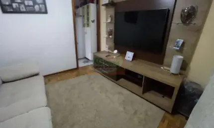 1ª casa - nível da rua - sala, cozinha, 2 quartos e banheiro, com piso novo 2ª casa - abaixo do nível da rua - sala, cozinha, 2 quartos e banheiro, coz.