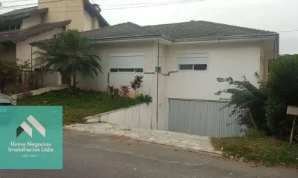 Vende-se casa de alto padrão em condominio, 3 dormitórios, com suíte, 6 vagas de garagem, por r$ 2.500.000,00 - aruã, mogi das cruzes